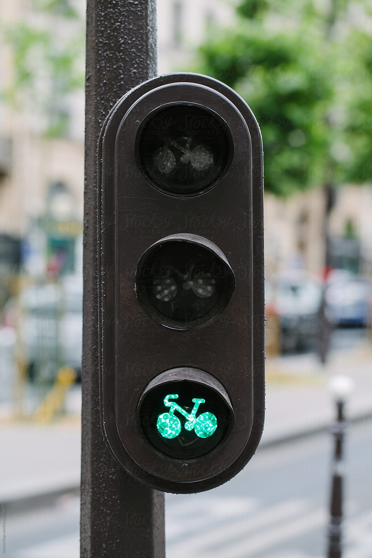 Green traffic light for cyclists