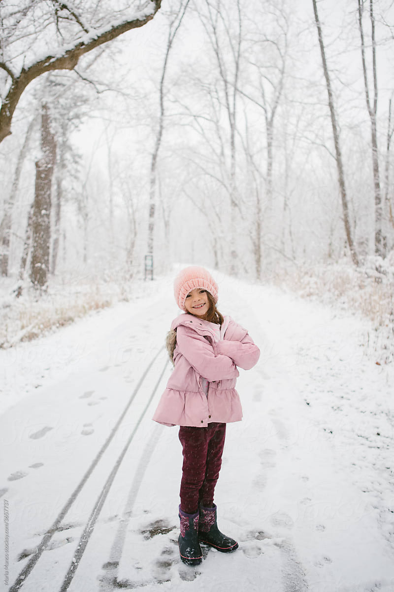 41 Stunning Winter Engagement Photo Ideas
