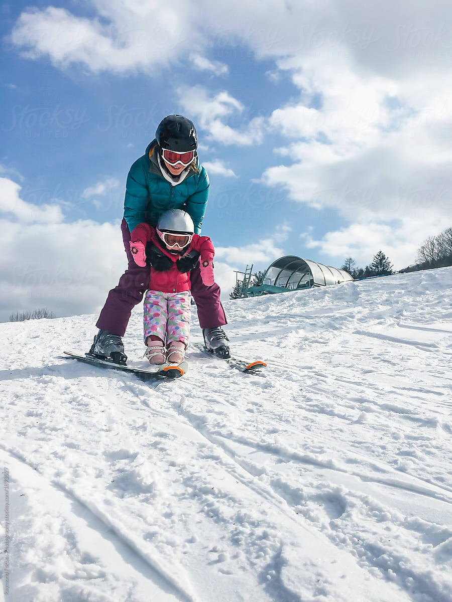User-generated content of family skiing