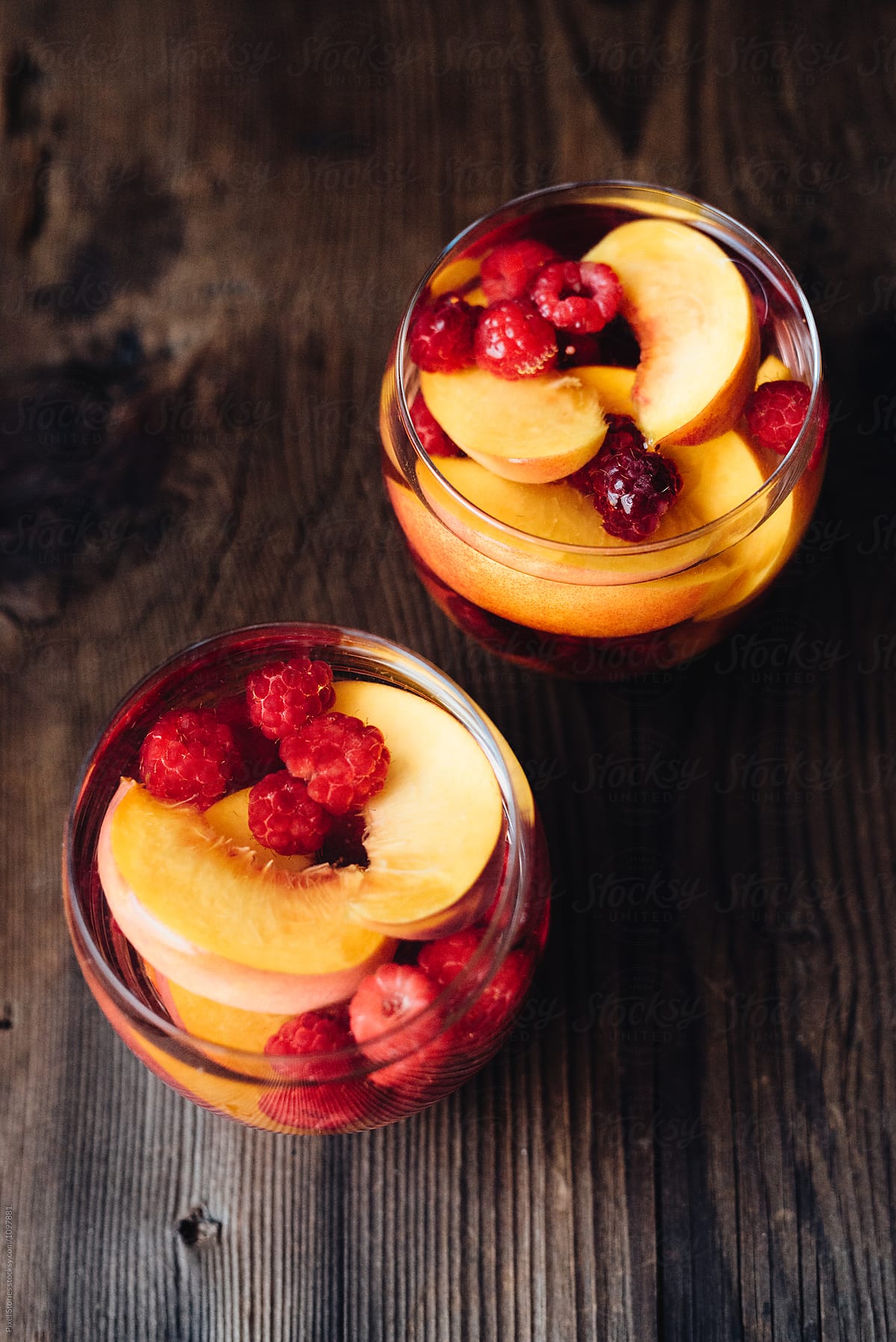 Raspberry-peach infused detox water