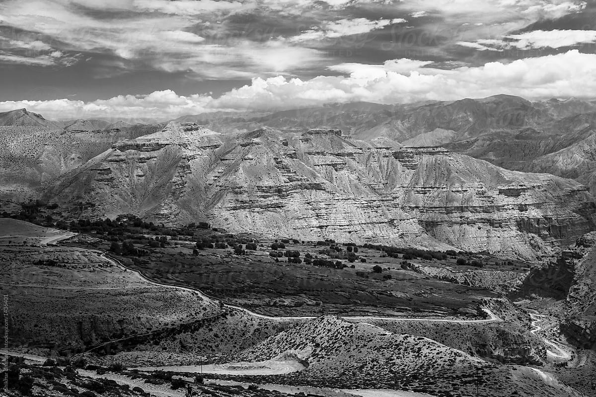 Arid landscape of Upper-Mustang region in the Annapurna Circuit.