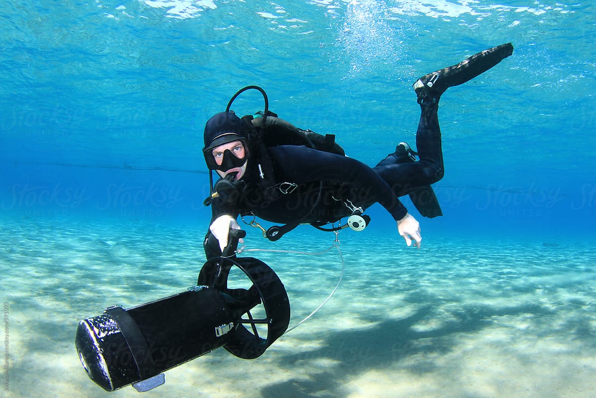 Tec diver driving heavy duty Diver Propulsion Vehicle underwater
