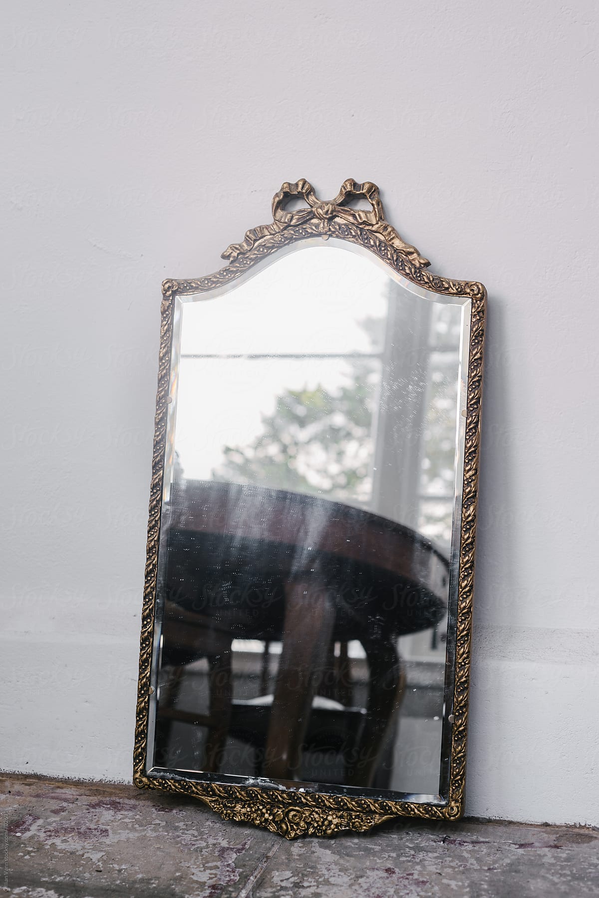 diy project: giving an old mirror a new look, the before shot