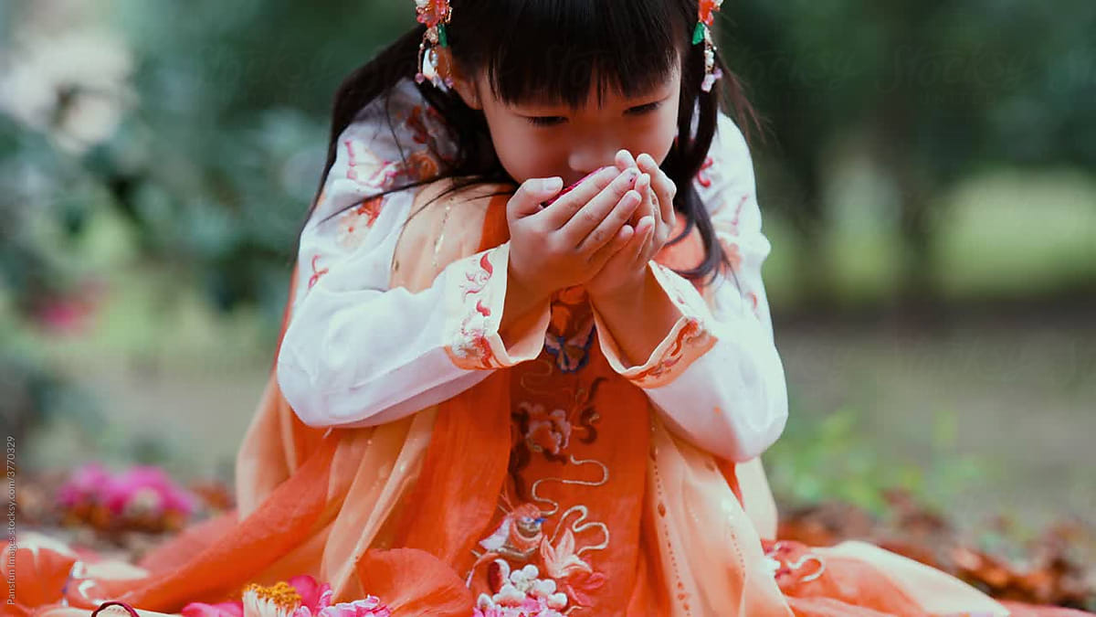 traditional chinese baby girl
