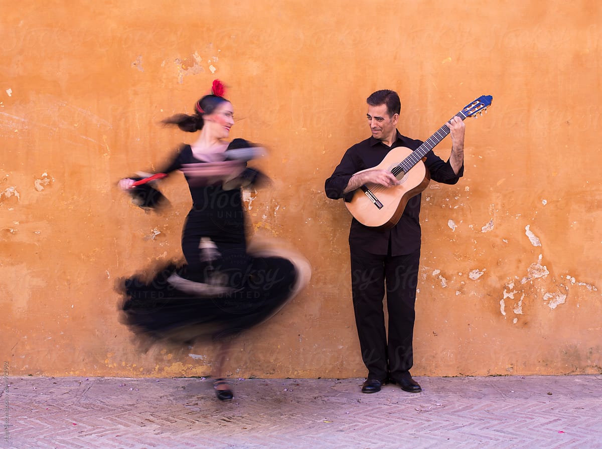 Бал гитара. Испанцы гитаристы. Танец с гитарой. Гитарист играющий фламенко. Spanish Dancing.