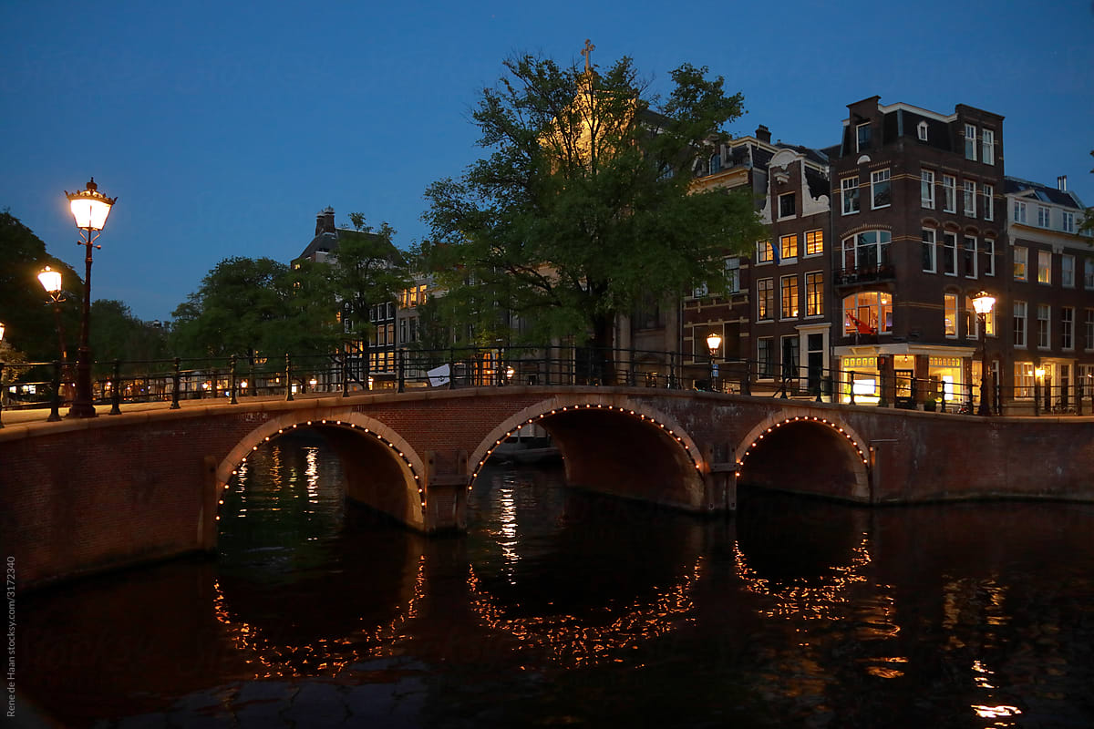 amsterdam canal in the evening