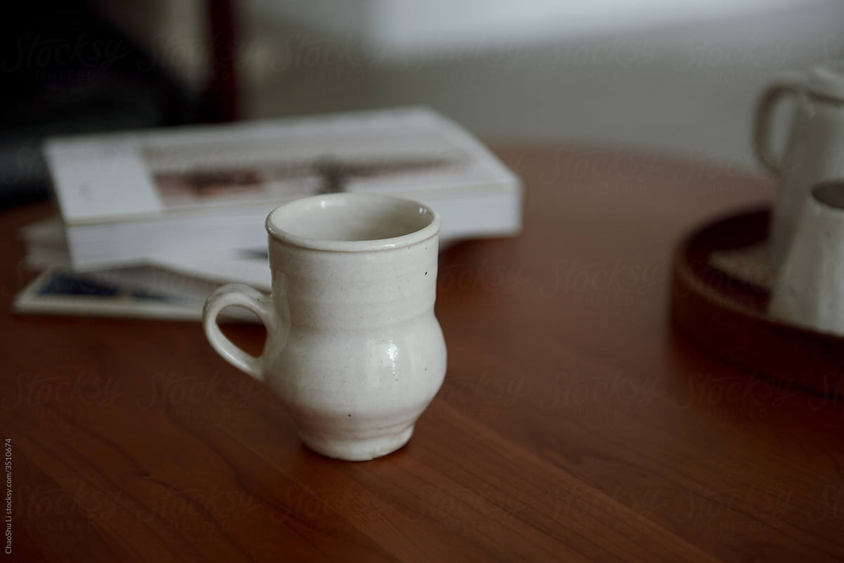 Japanese-style tableware, in a Japanese-style home environment