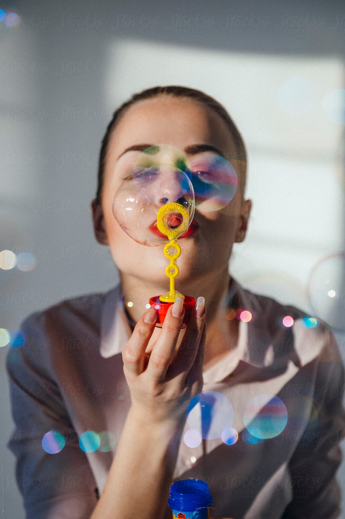 Girl Blowing Bubbles Del Colaborador De Stocksy Danil Nevsky Stocksy