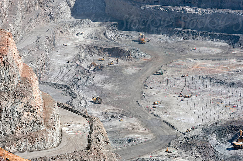 Heavy industry open pit gold mining
