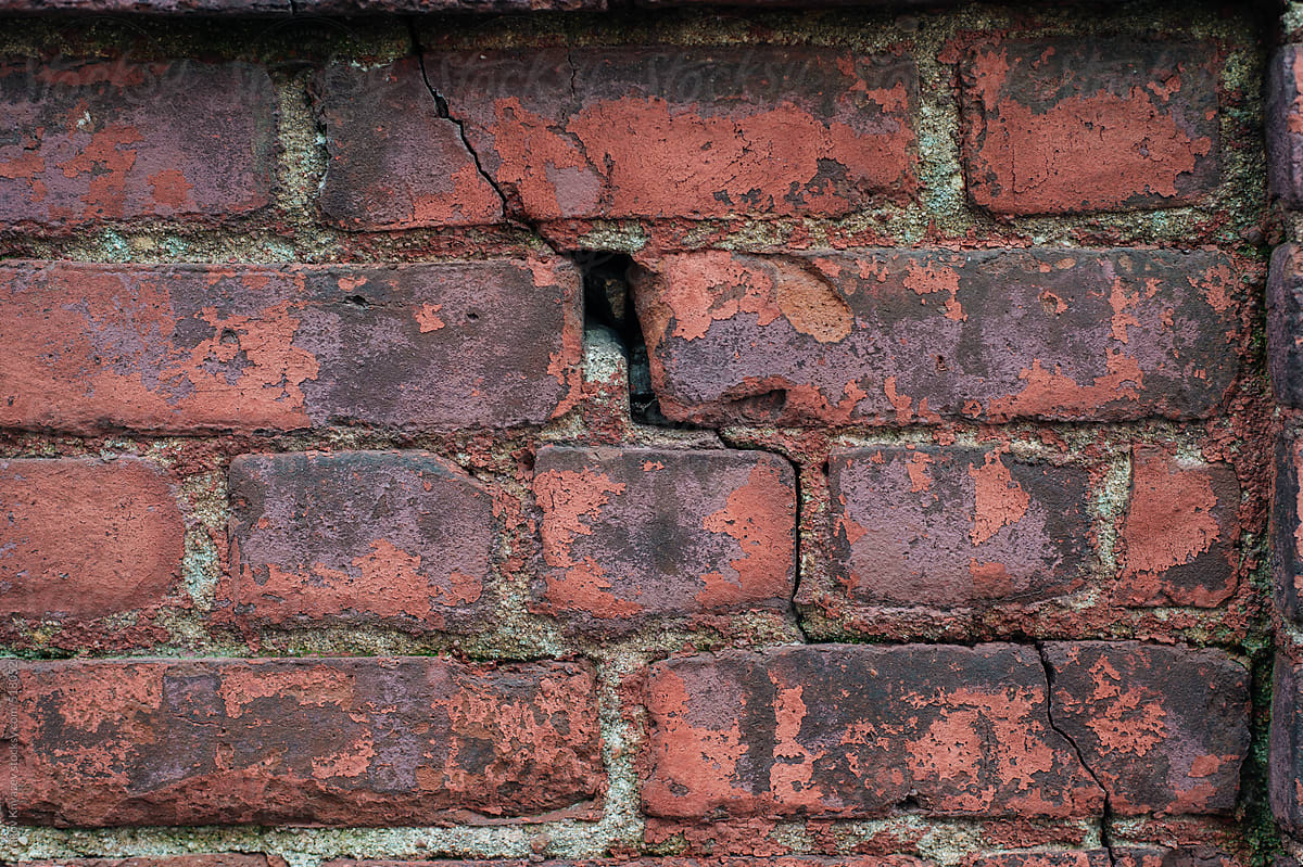 red brick pattern with a split