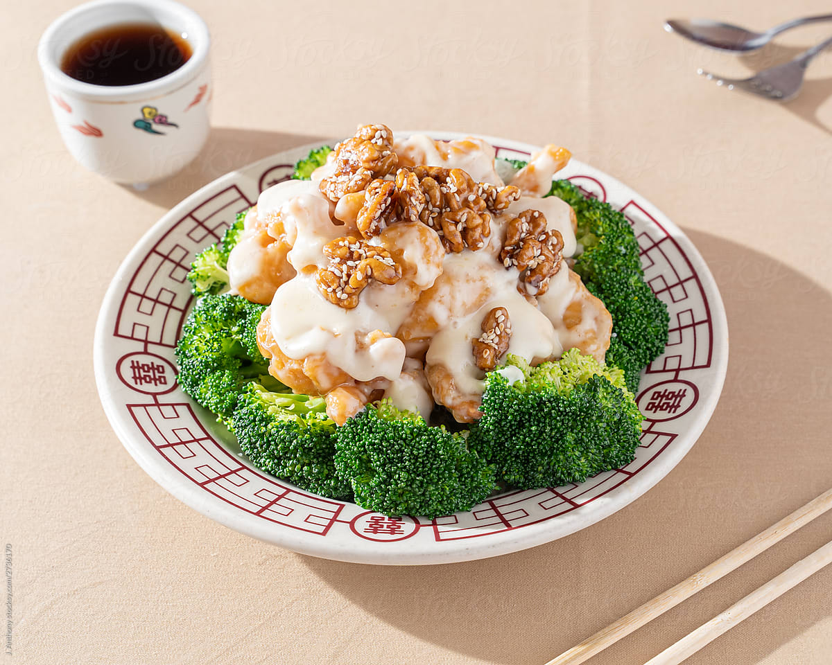 Chinese Food Walnut Shrimp