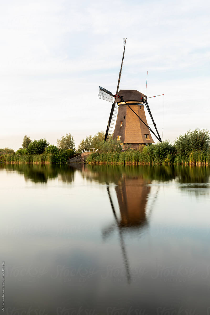 Kinderdijk canals with windmills
