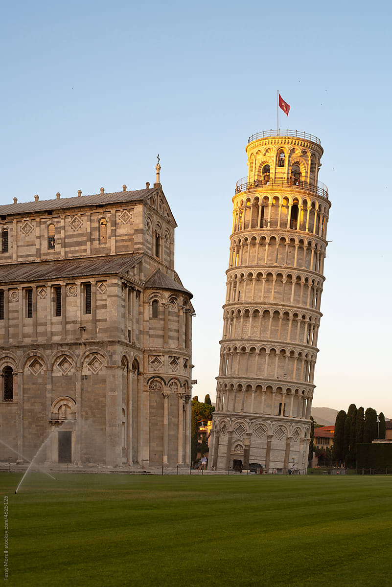 Leaning tower of Pisa from street view