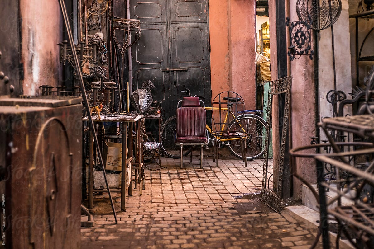 Workshop inside de maze of the medina, Marrakech
