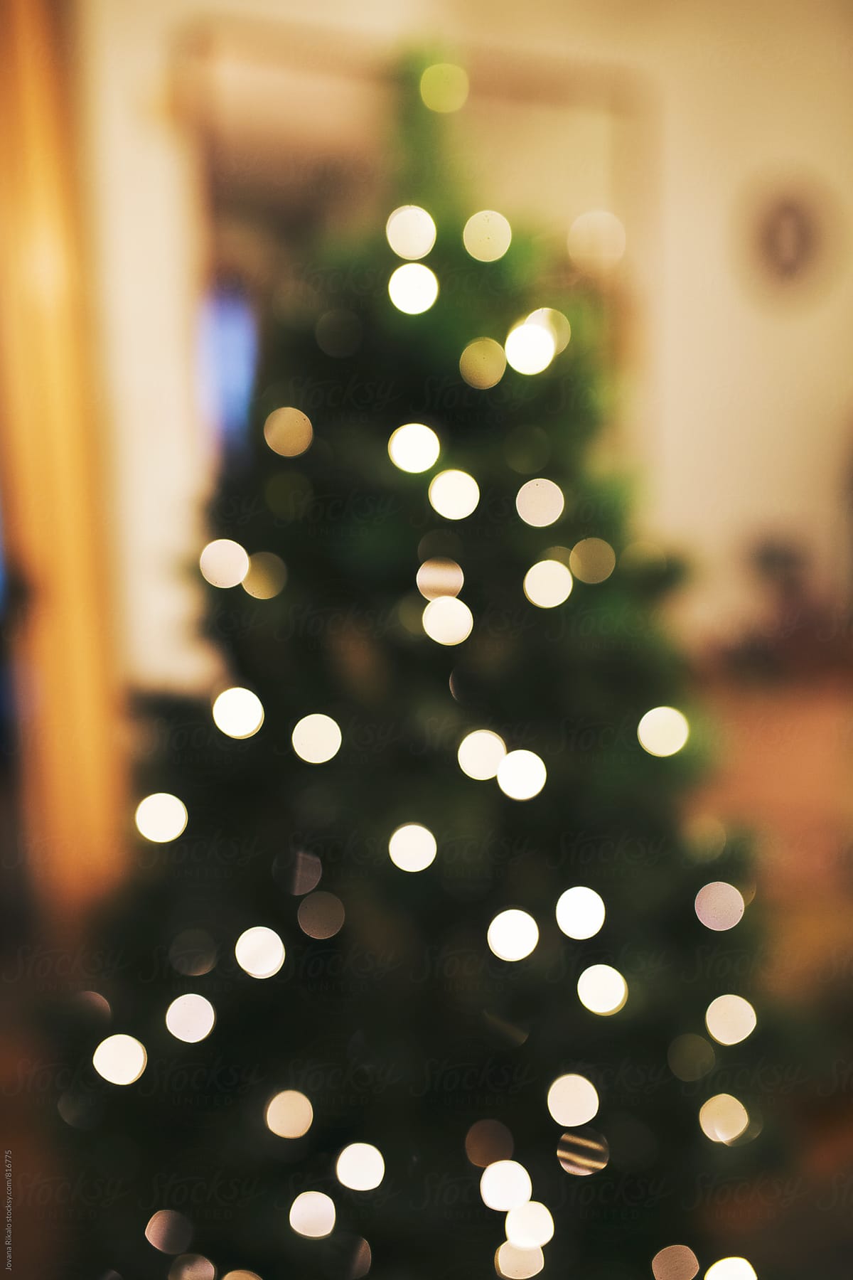 Decorated Christmas tree- bokeh