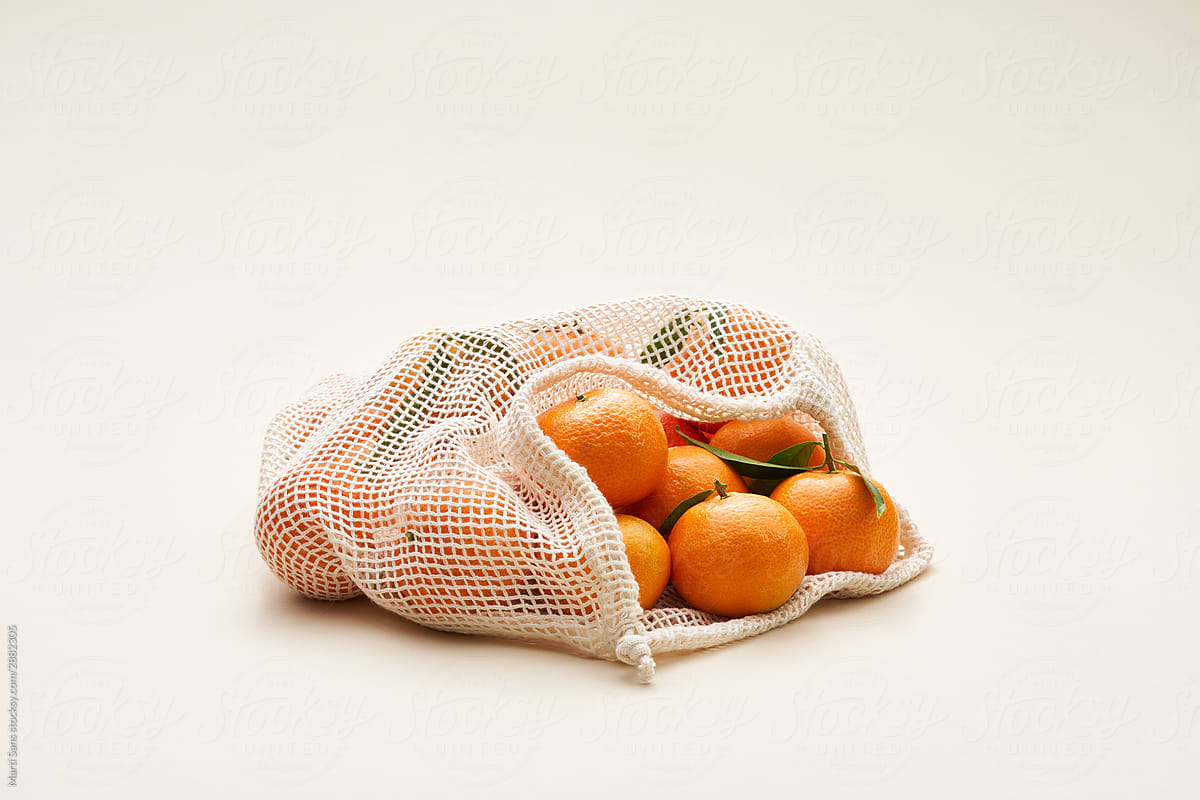 Reusable bag with tangerines