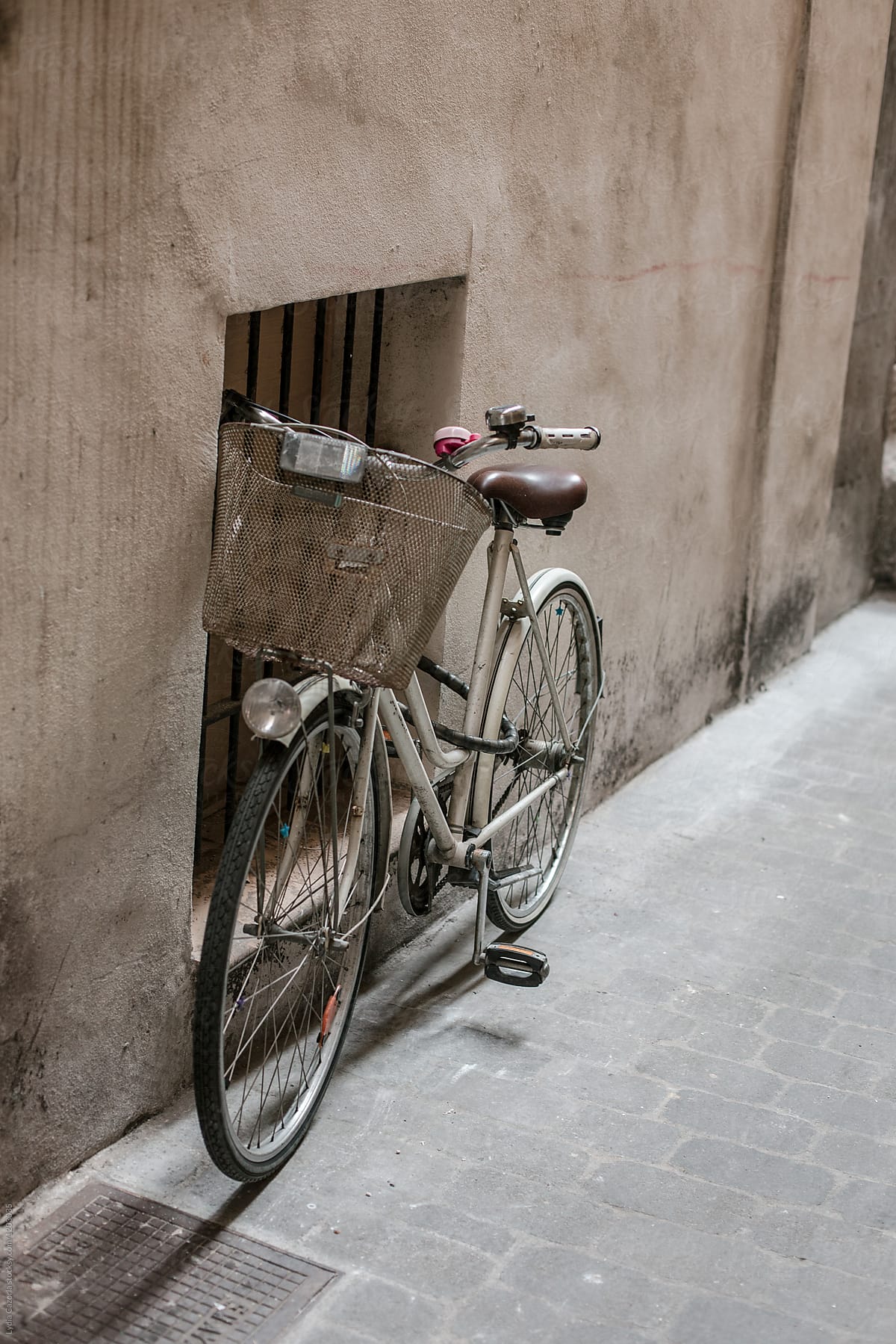 Vintage bicycle parked in a narrow street