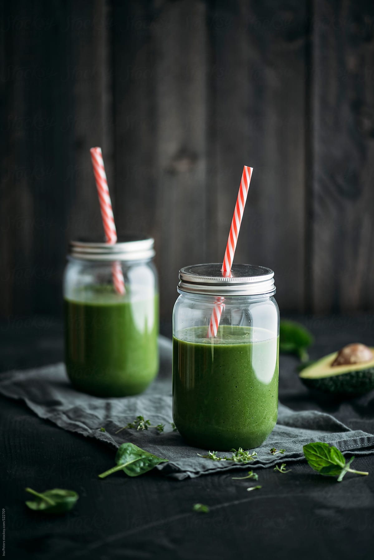 Food: Green Smoothie in Jars