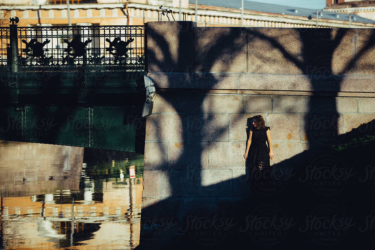 A girl walks around the city.