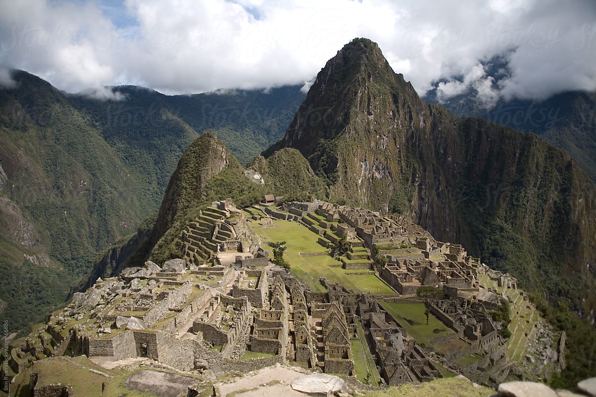 Machu Picchu: classic image of Machu Picchu, with Huayna Picchu rising behind