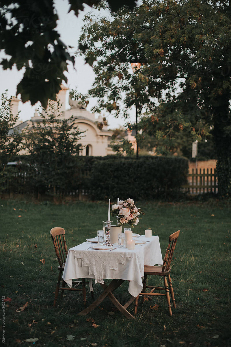 Dinner-table outside