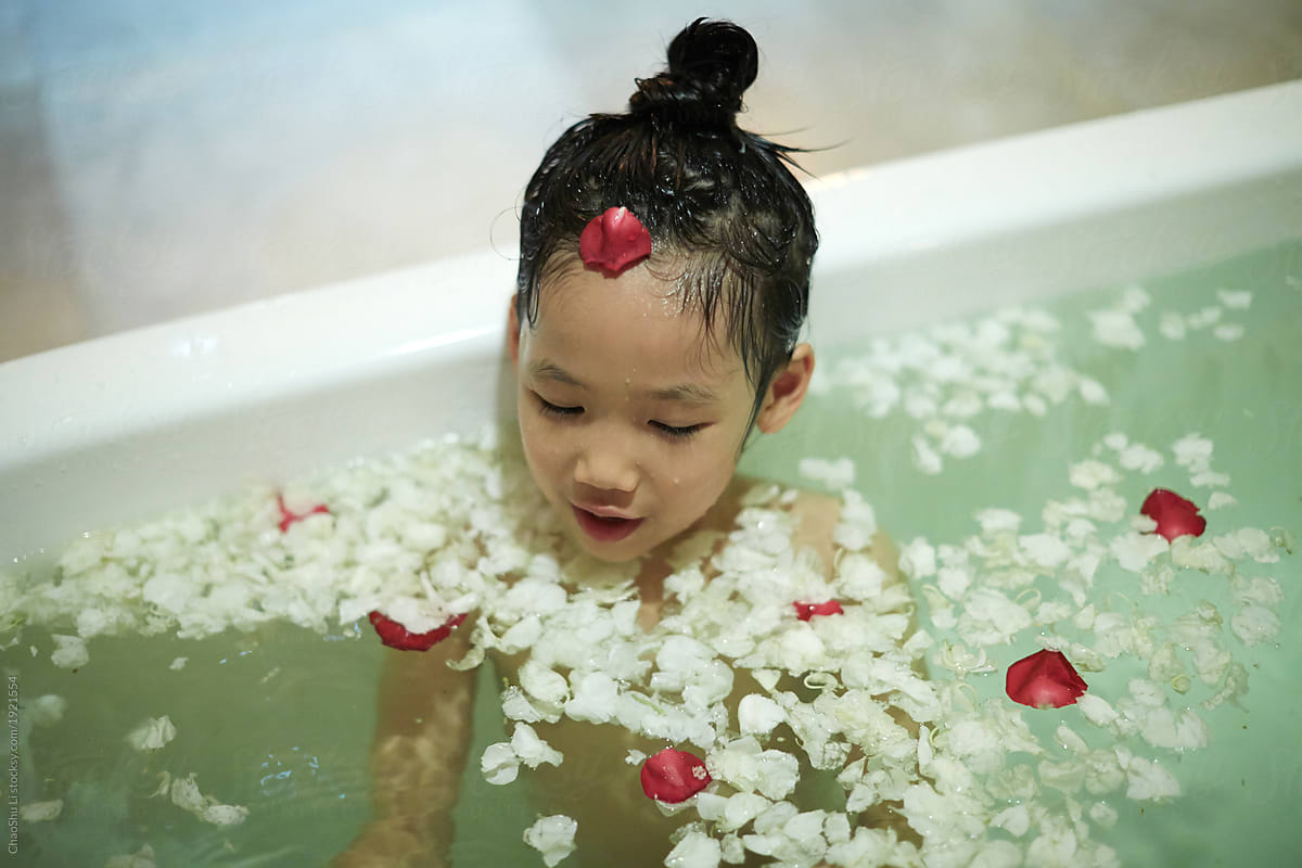 bath Asian girl