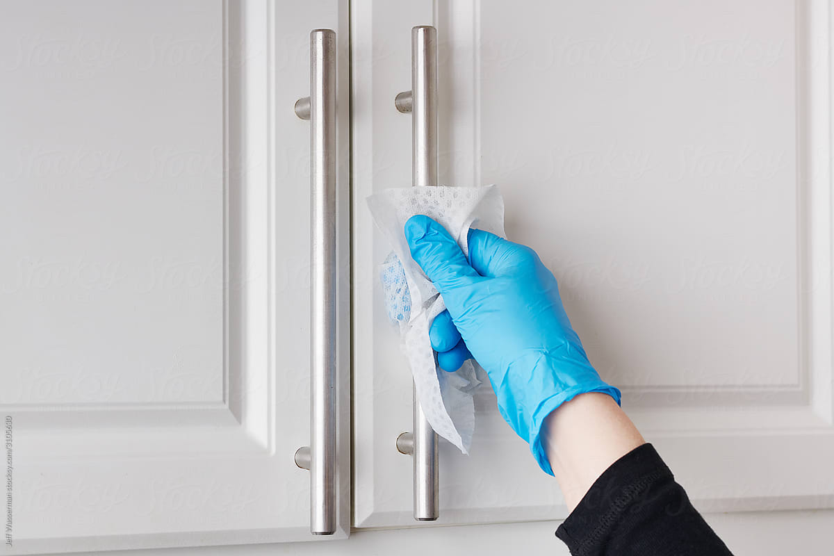 Disinfecting Kitchen Cabinet Handles for Virus