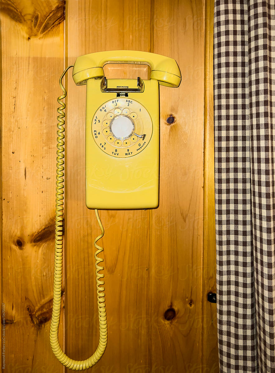 Single Vintage Classic Design Yellow rotary Telephone