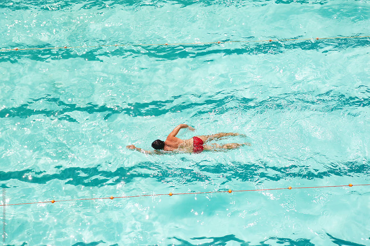 Swiming или swimming. Фон для видео про плаваньевертикальный. &Quot;swimming Pool&quot;. Swimming to Sea 2012.