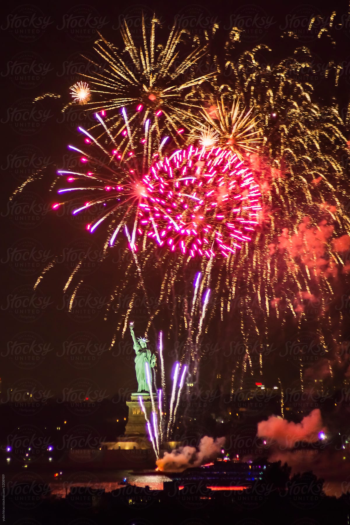 Fireworks with the Statue of Liberty in New York
