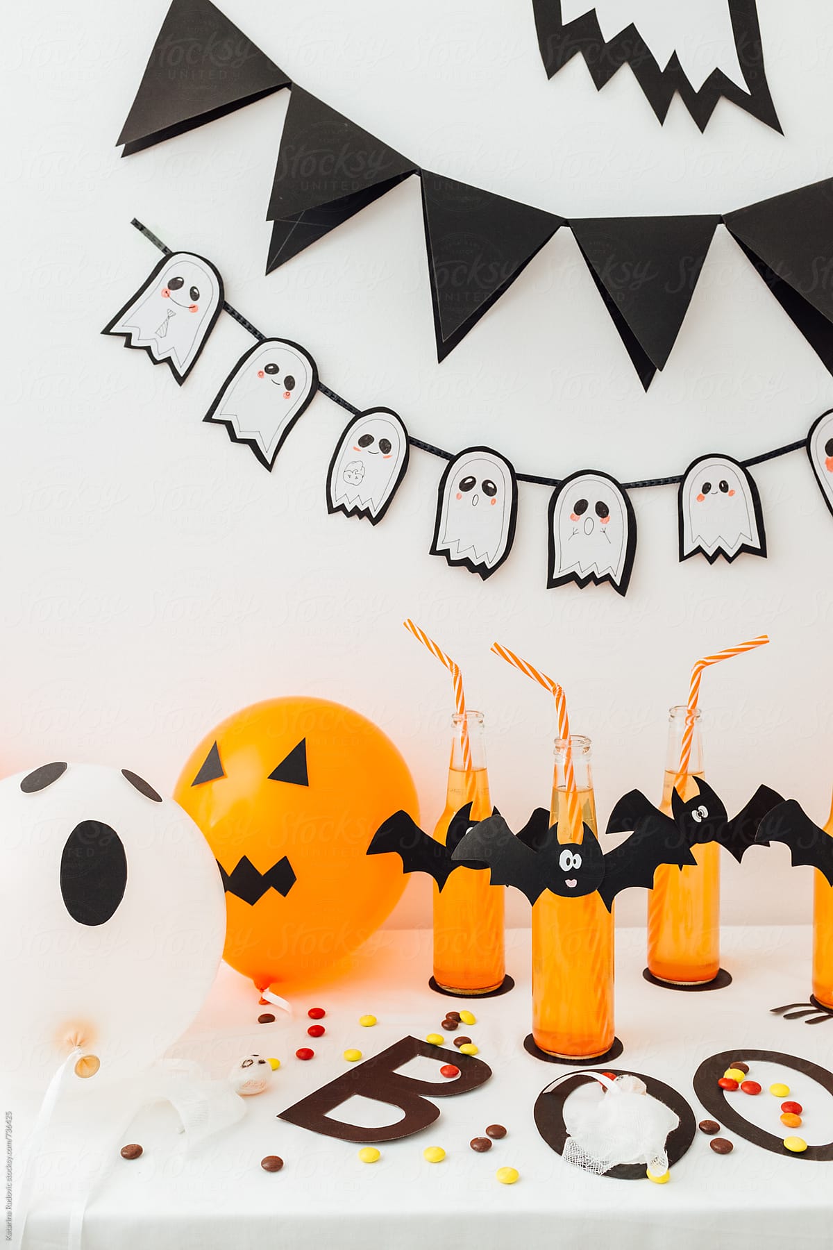 Halloween Party Decoration With Balloons and Drinks