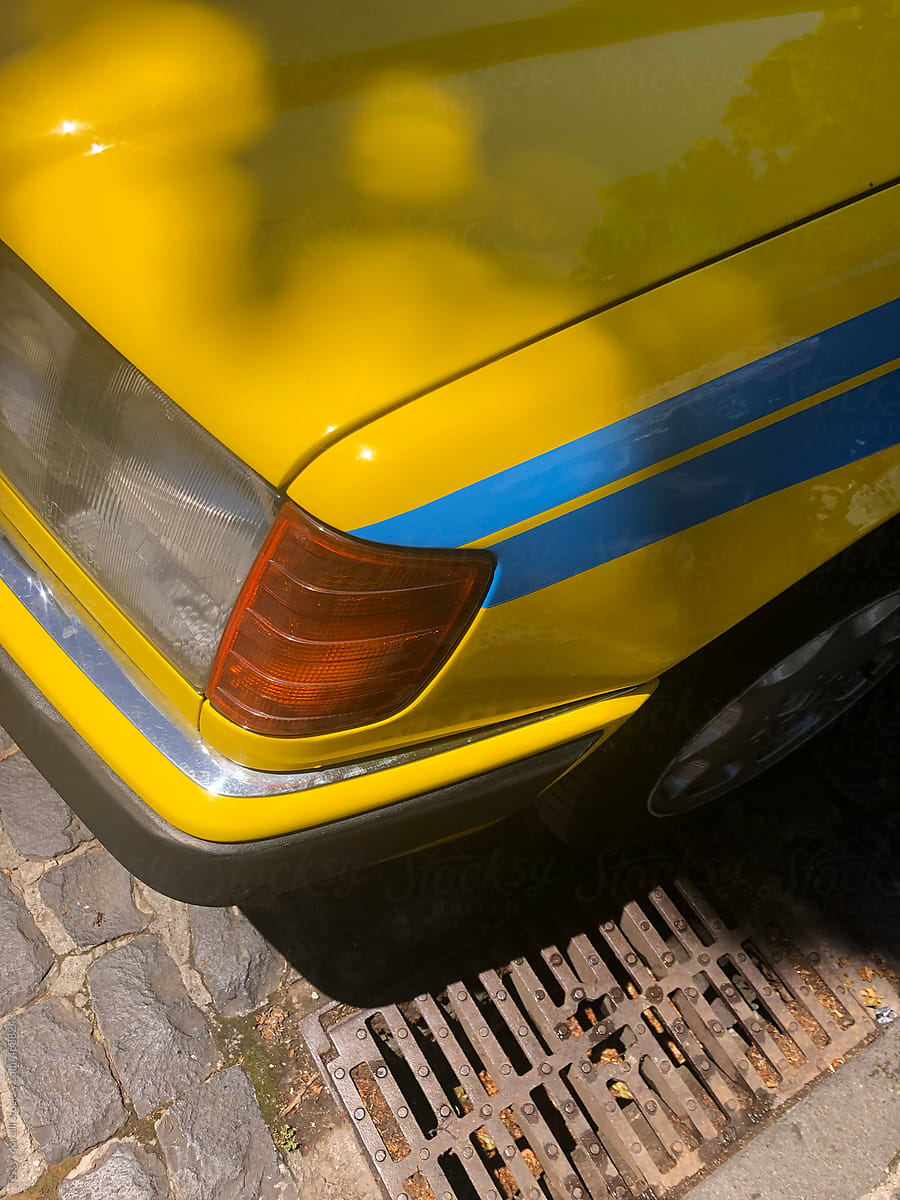 UGC Yellow and Blue stripes for a cab car