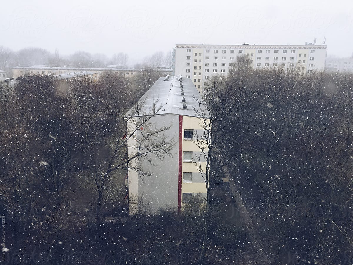 Heavy snowfall over east Berlin