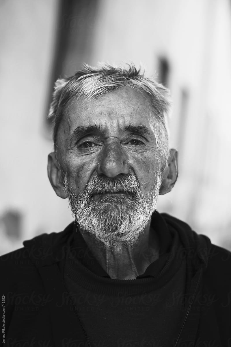 Black and white portrait of an elderly man