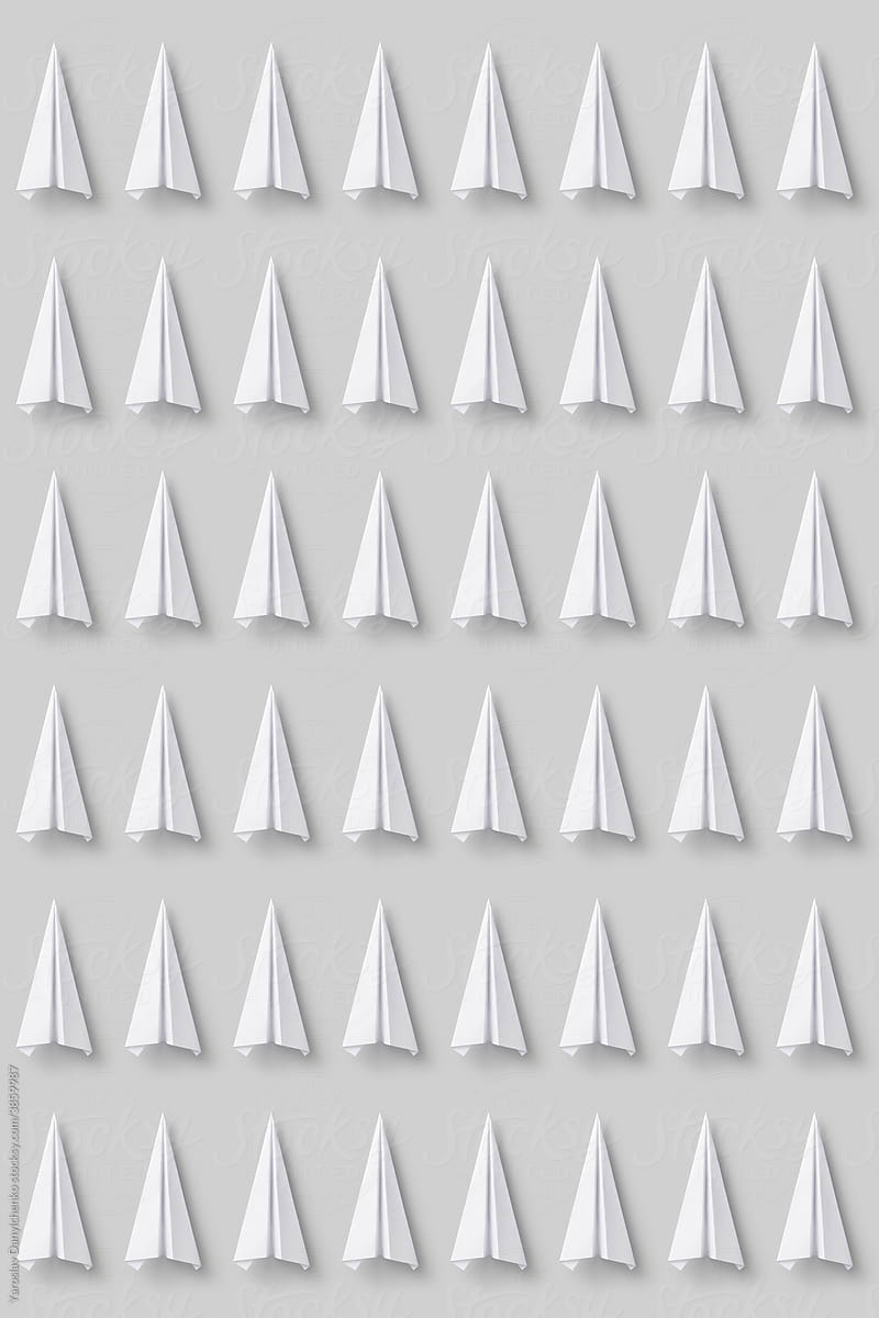 Pattern of origami paperplanes in rows