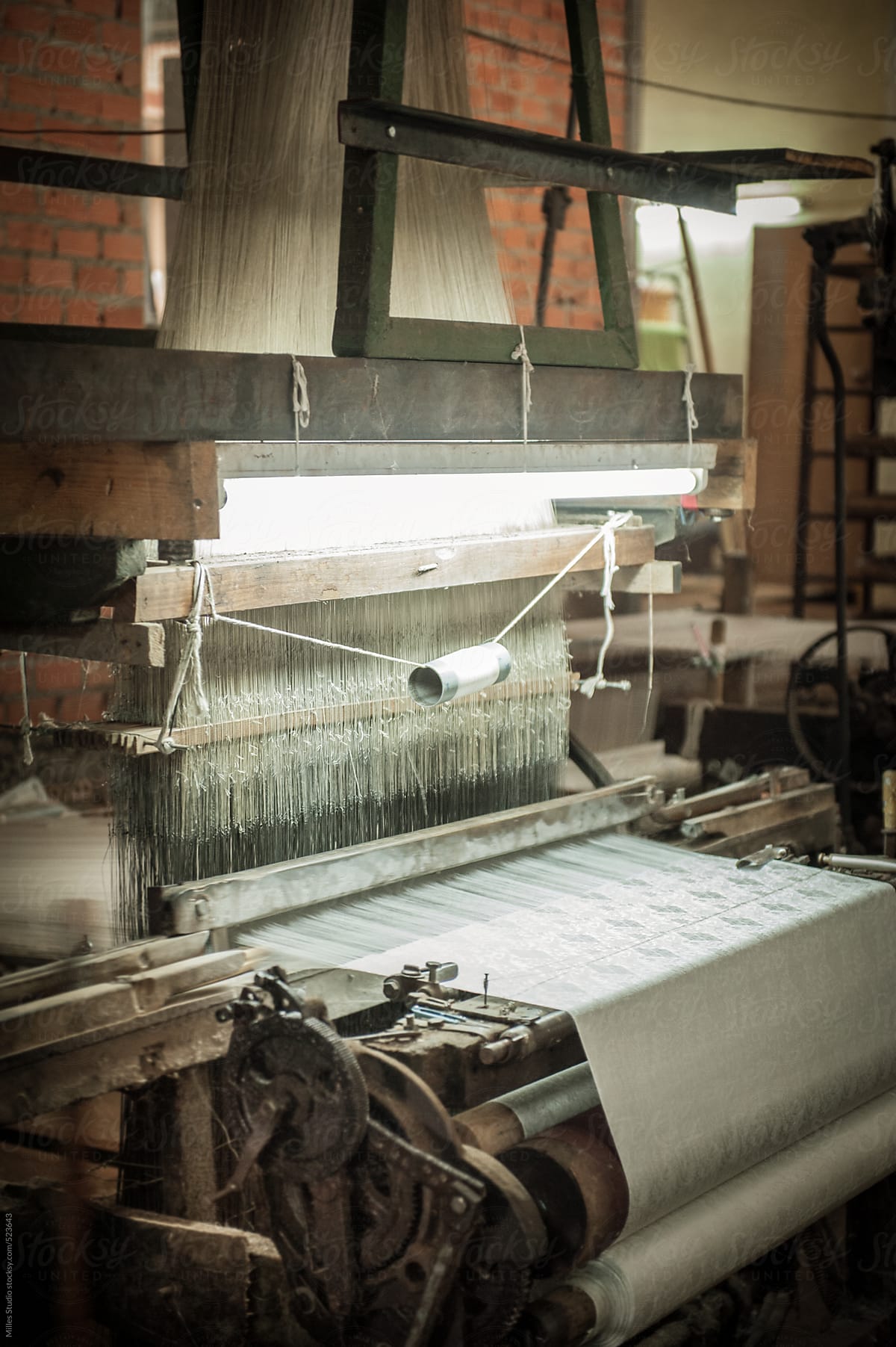 Silk loom weaving machine