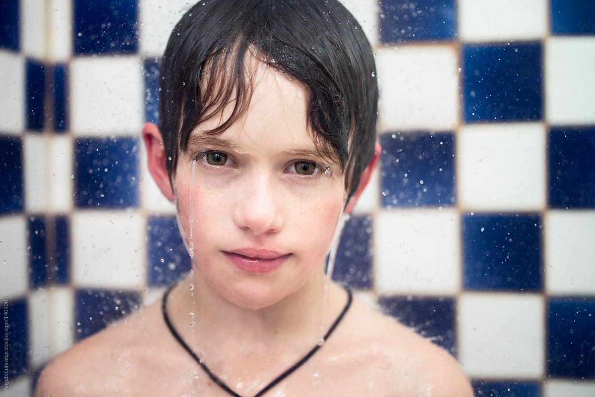 Close Up Of A Boy In A Shower Del Colaborador De Stocksy Angela Lumsden Stocksy 9704