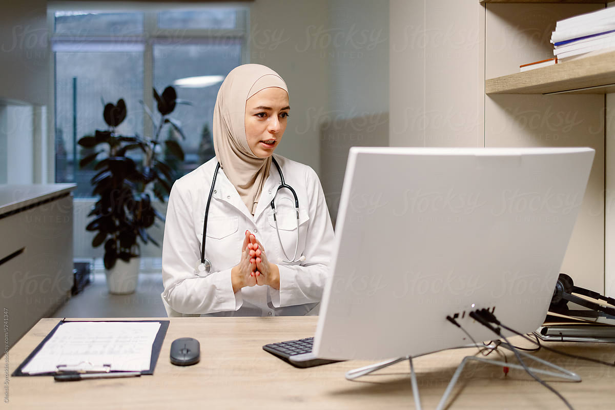 Physician distance healthcare consult service computer