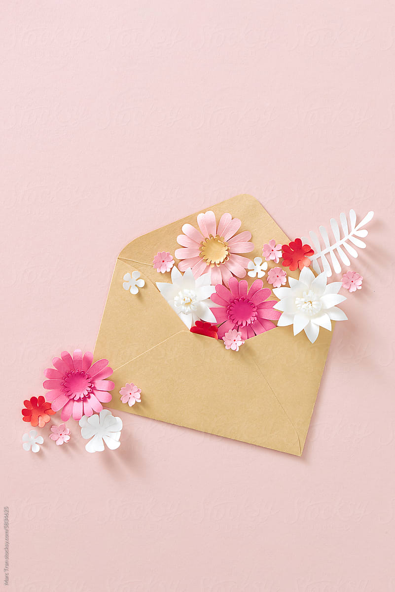 Happy Woman\'s Day. Mail envelope with flowers