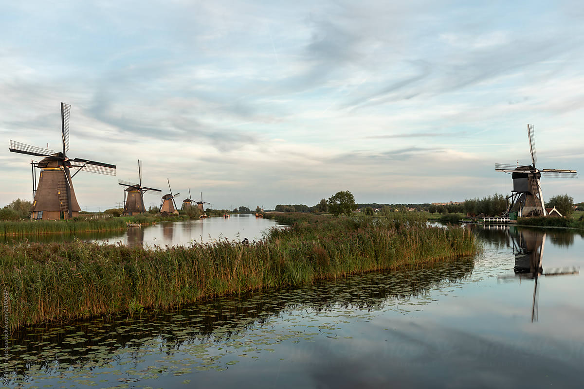 Kinderdijk canals with windmills
