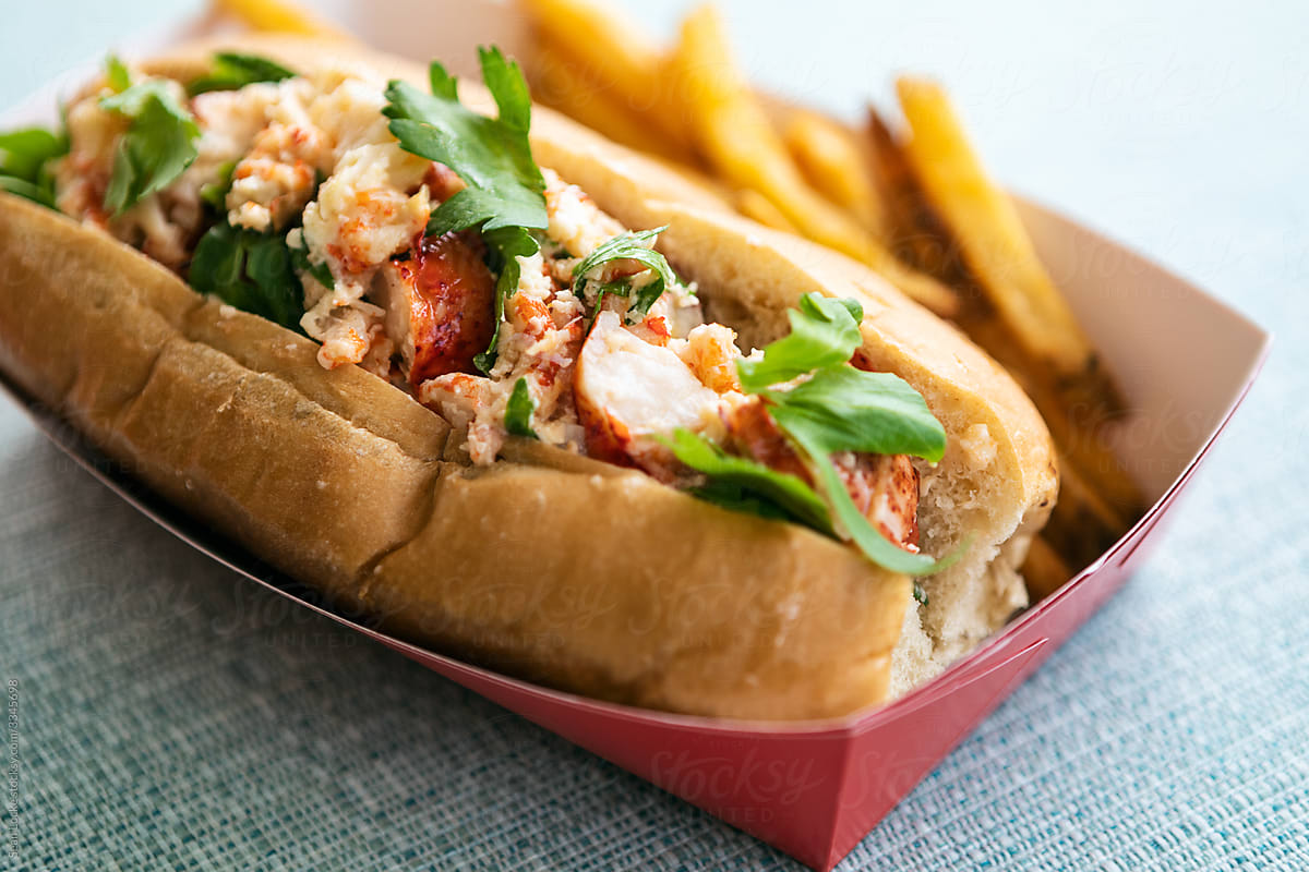 Delicious Summertime Lobster Roll