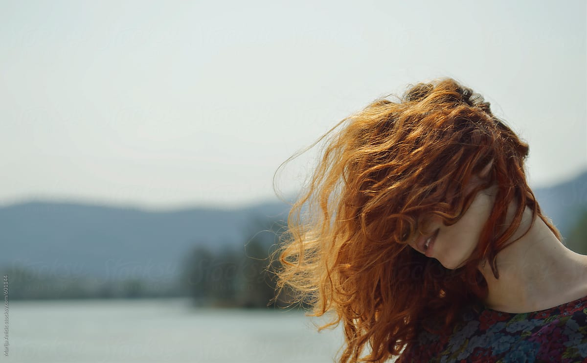 «Red Hair On The Wind» del colaborador de Stocksy «Marija Anicic» - Stocksy