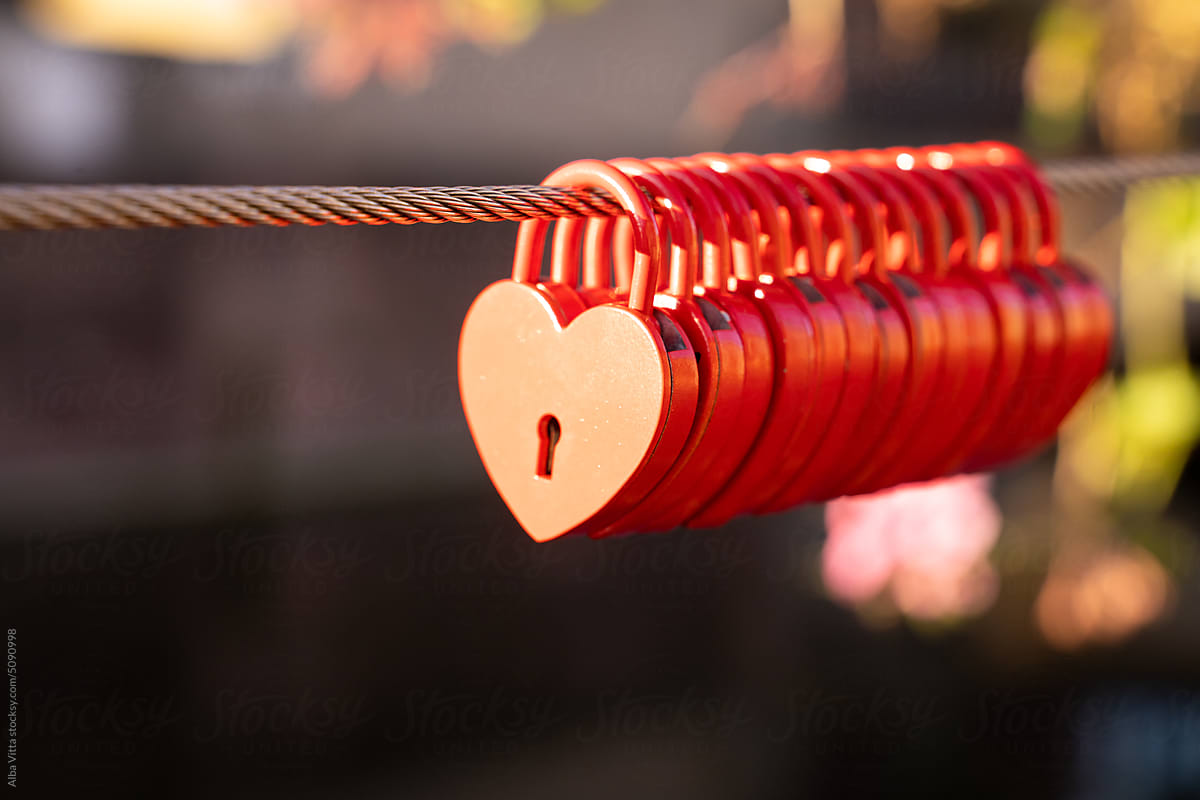 Valentine \'s Day Heart Love Lock bridge