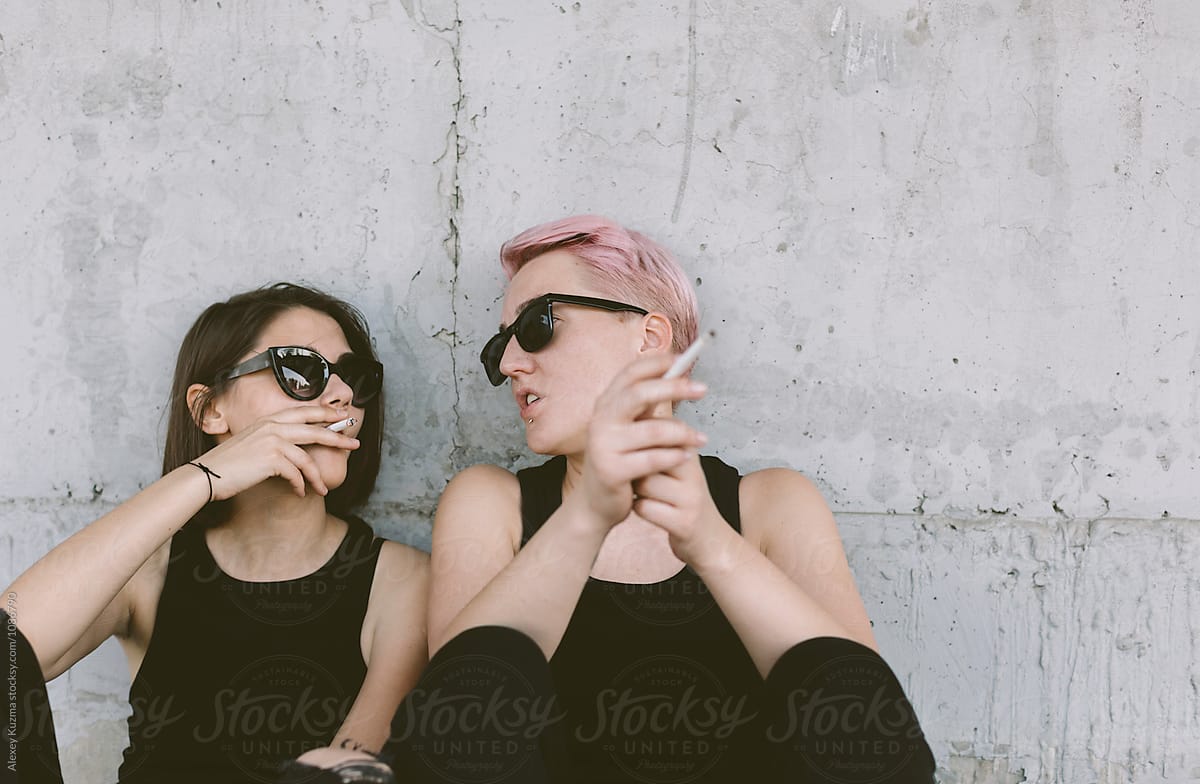 Cool Lesbian Couple Smoking Poralexey Kuzma