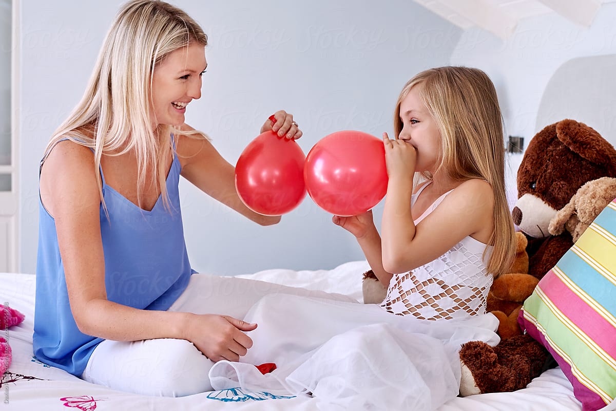 blowing up balloons with air mattress pump