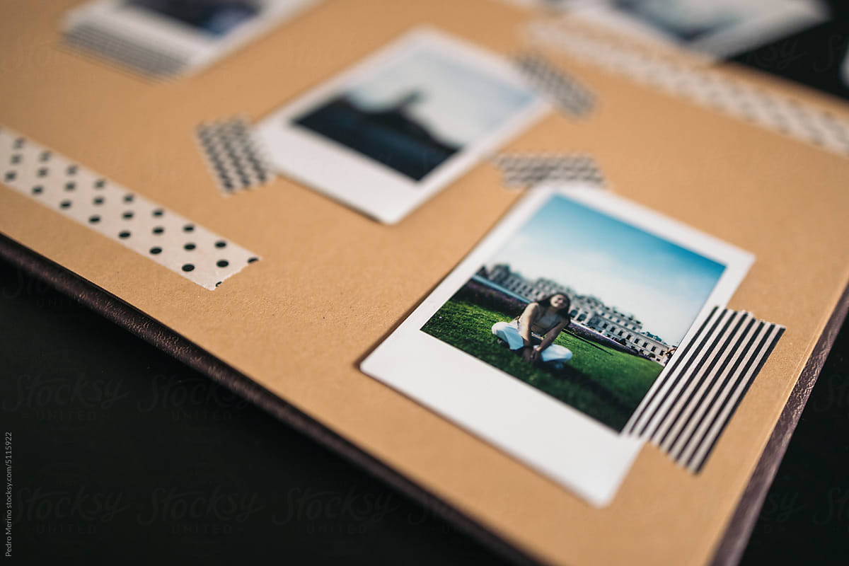  Polaroid Scrapbook