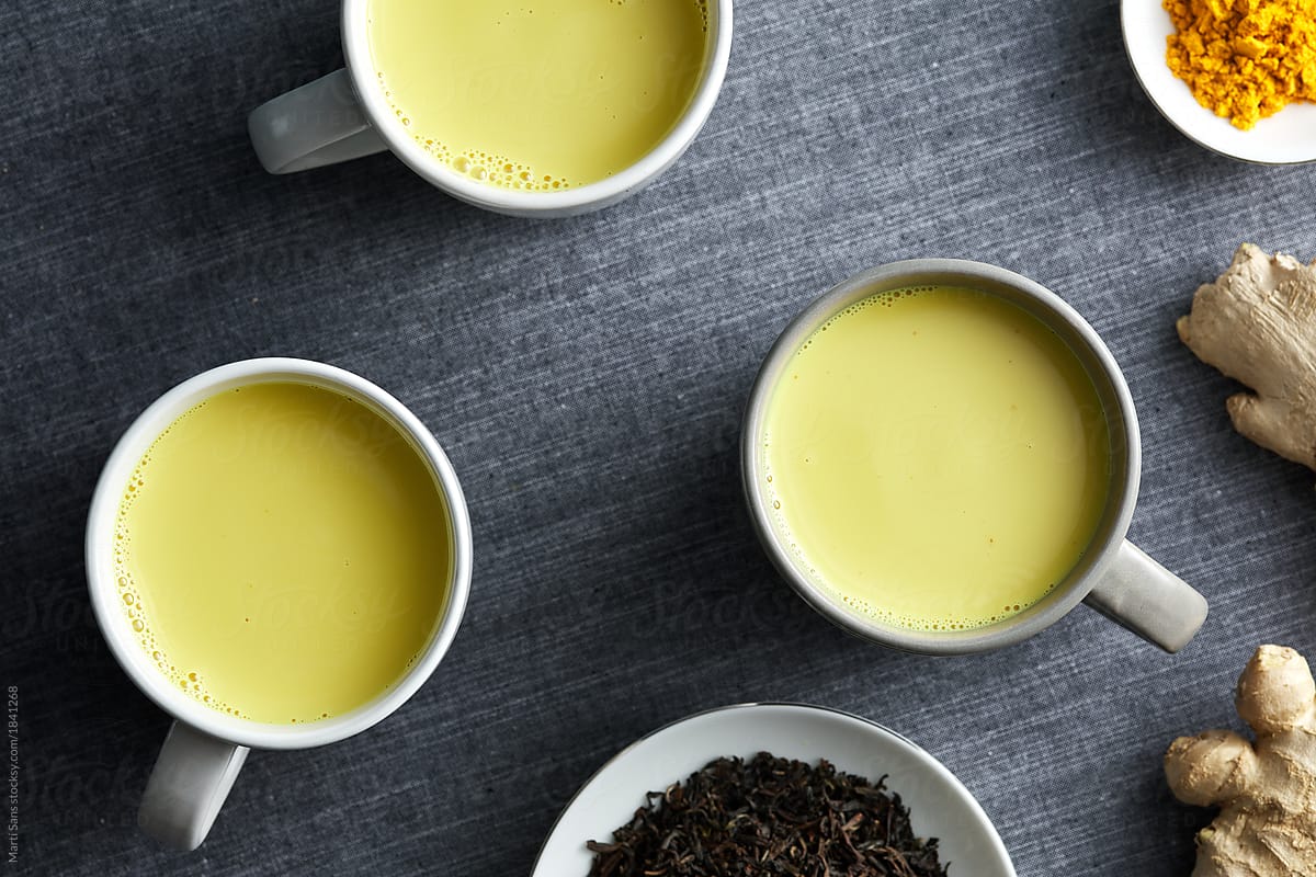 Fresh hot chai tea in mugs.