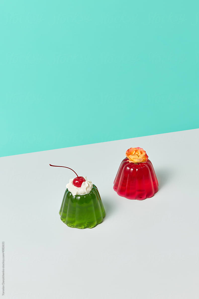 Jelly desserts with different toppings