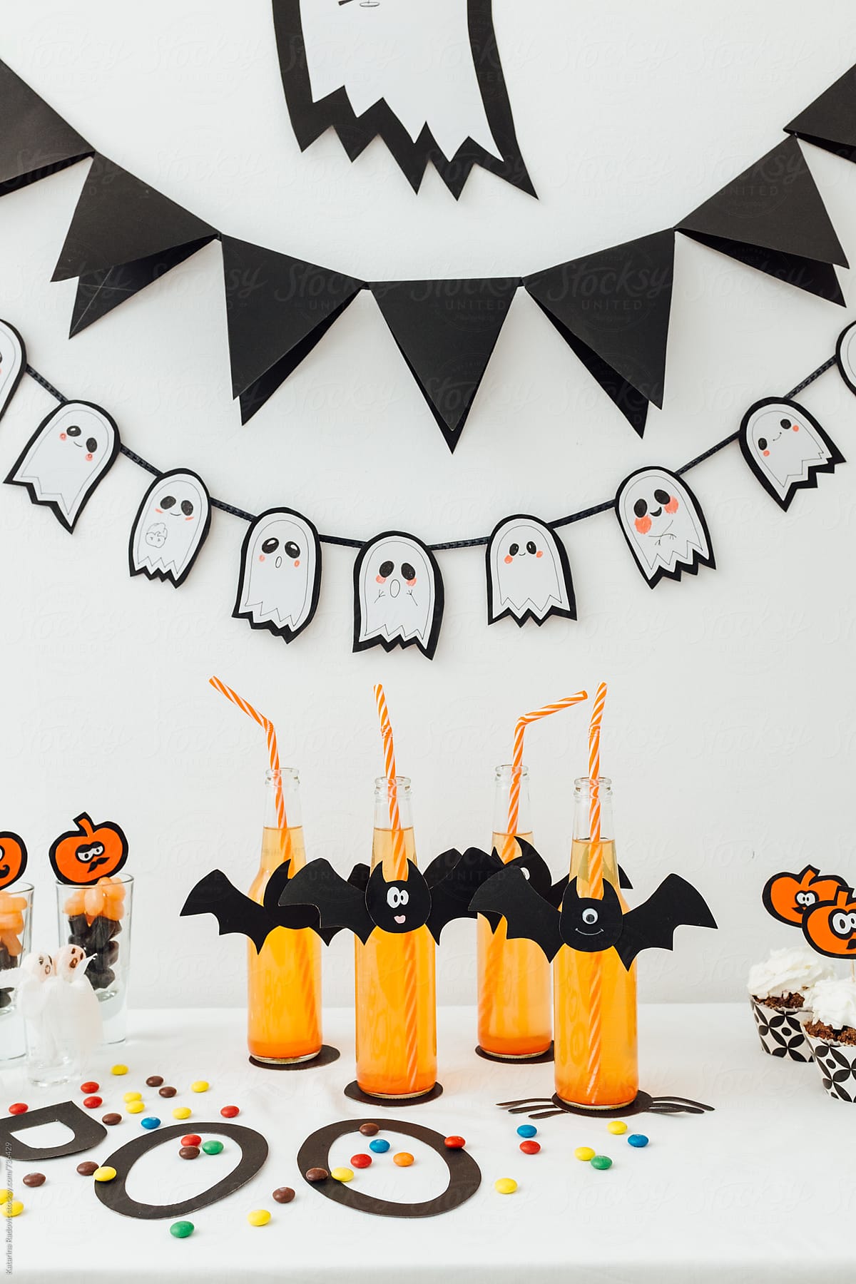 Halloween DIY Kids Party Decoration with Food and Drink