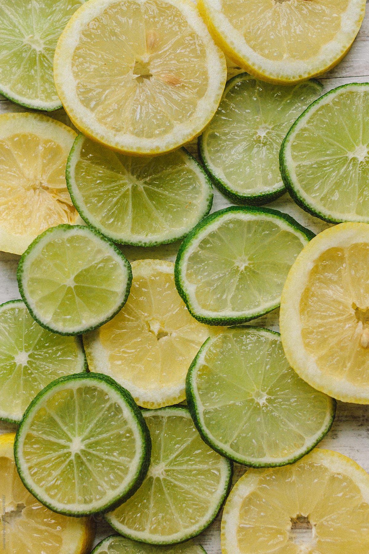 cut slices from lemonades and limes from above